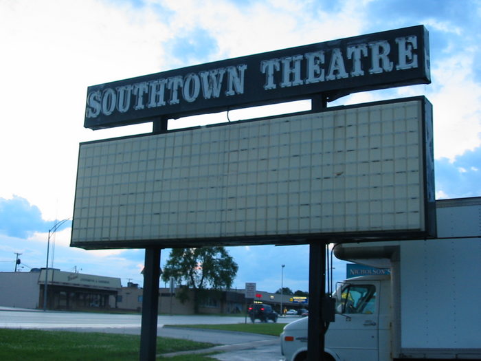 Southtown Twin Theatres - JUNE 2002